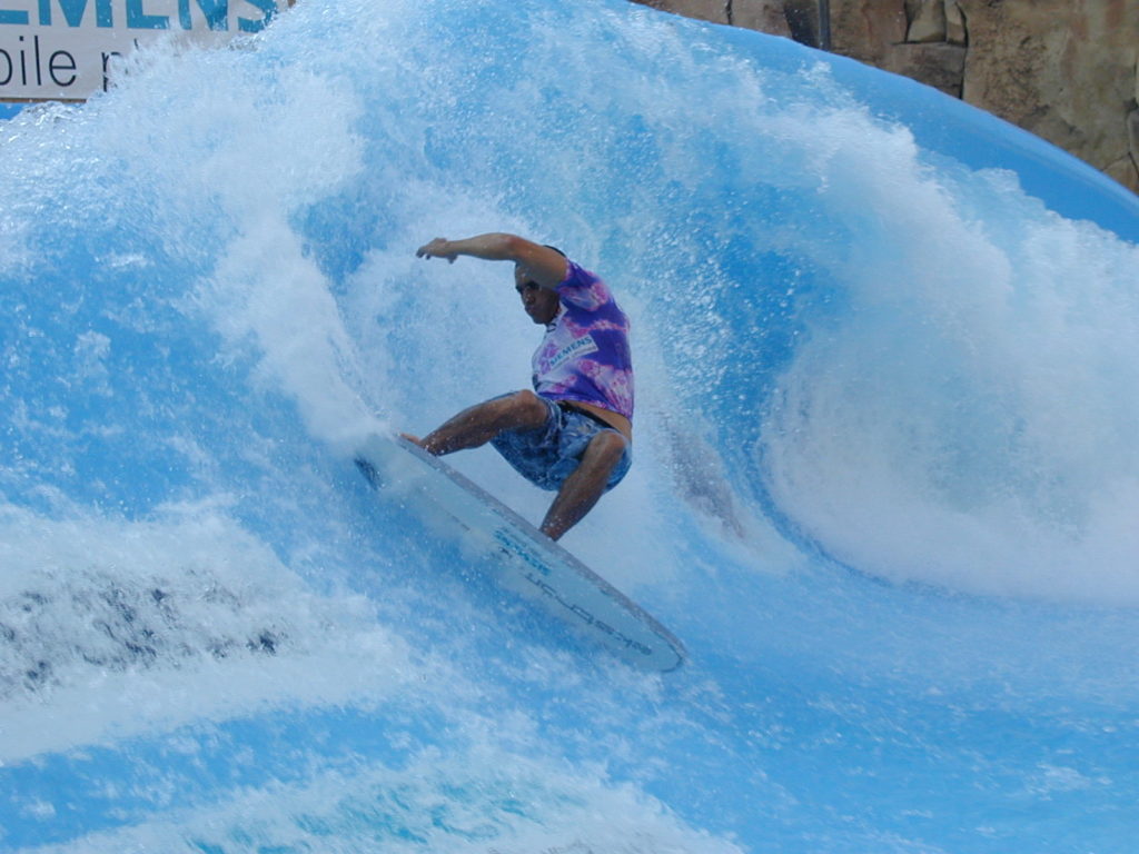 Kelly Slater shreds on the FlowBarrel